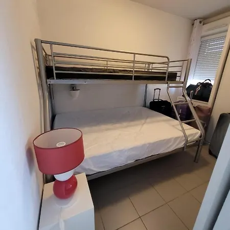 Detente Apartment